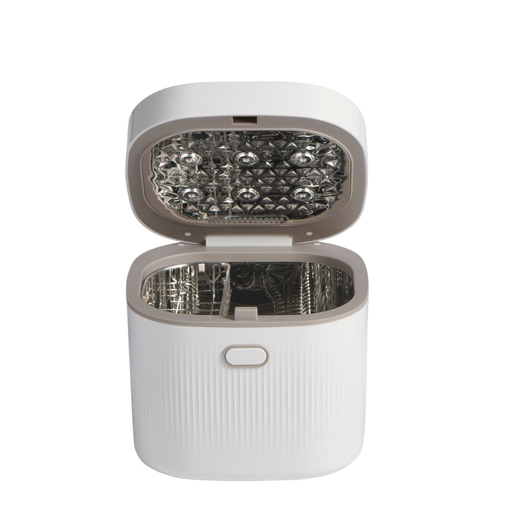 Advanced  Pro  UV  Sterilizer  &  Dryer - White